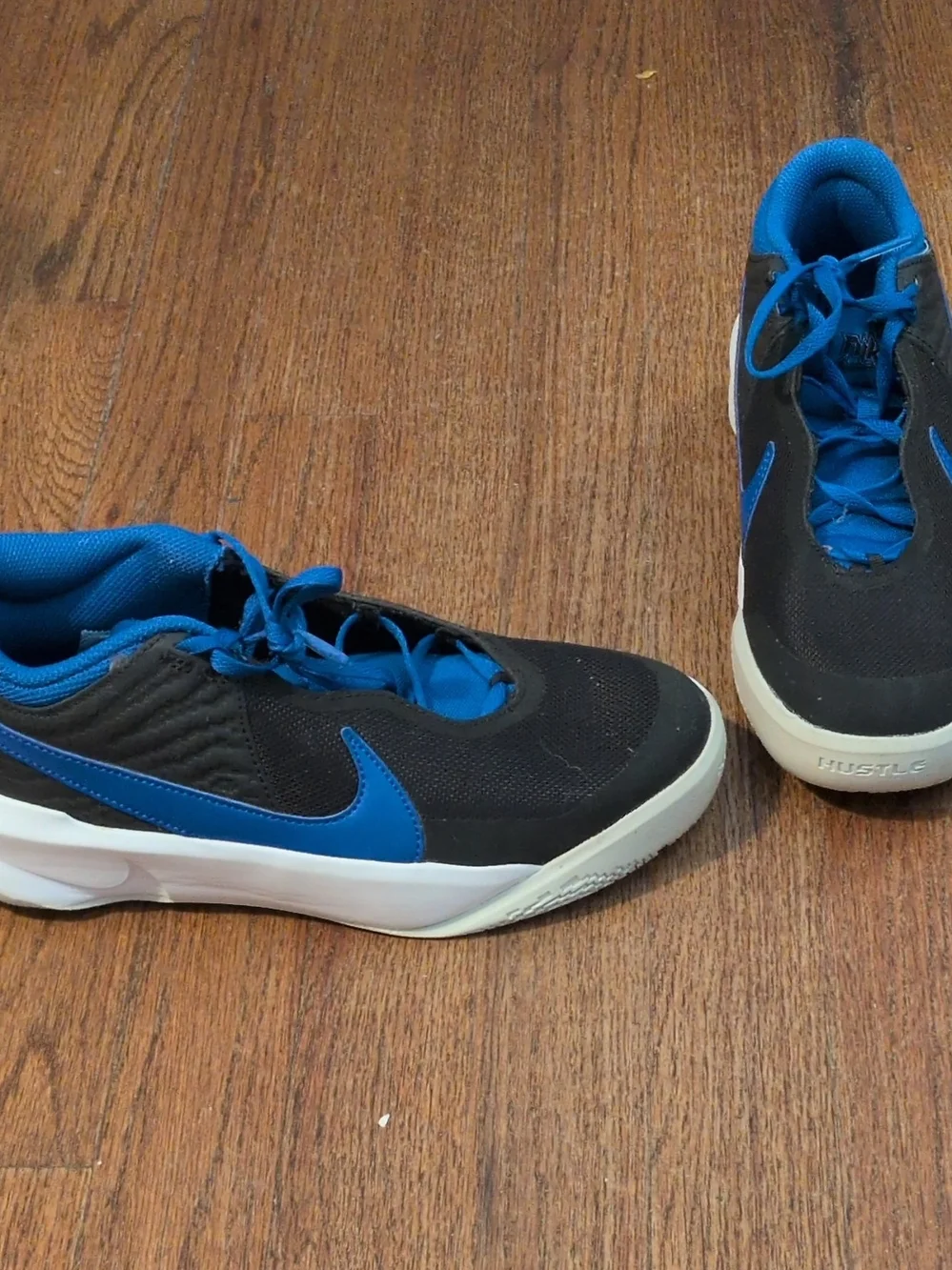 Nike Kids Black & Blue Low-Top Sneakers